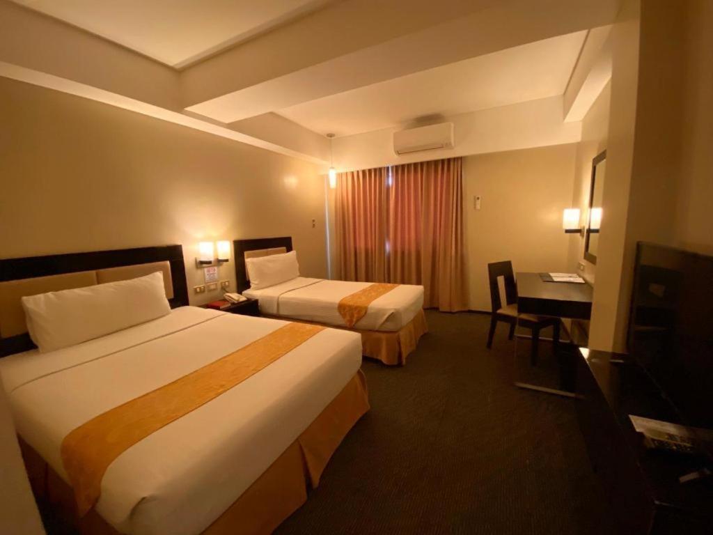 Mallberry Suites Business Hotel Cagayan de Oro Exterior foto