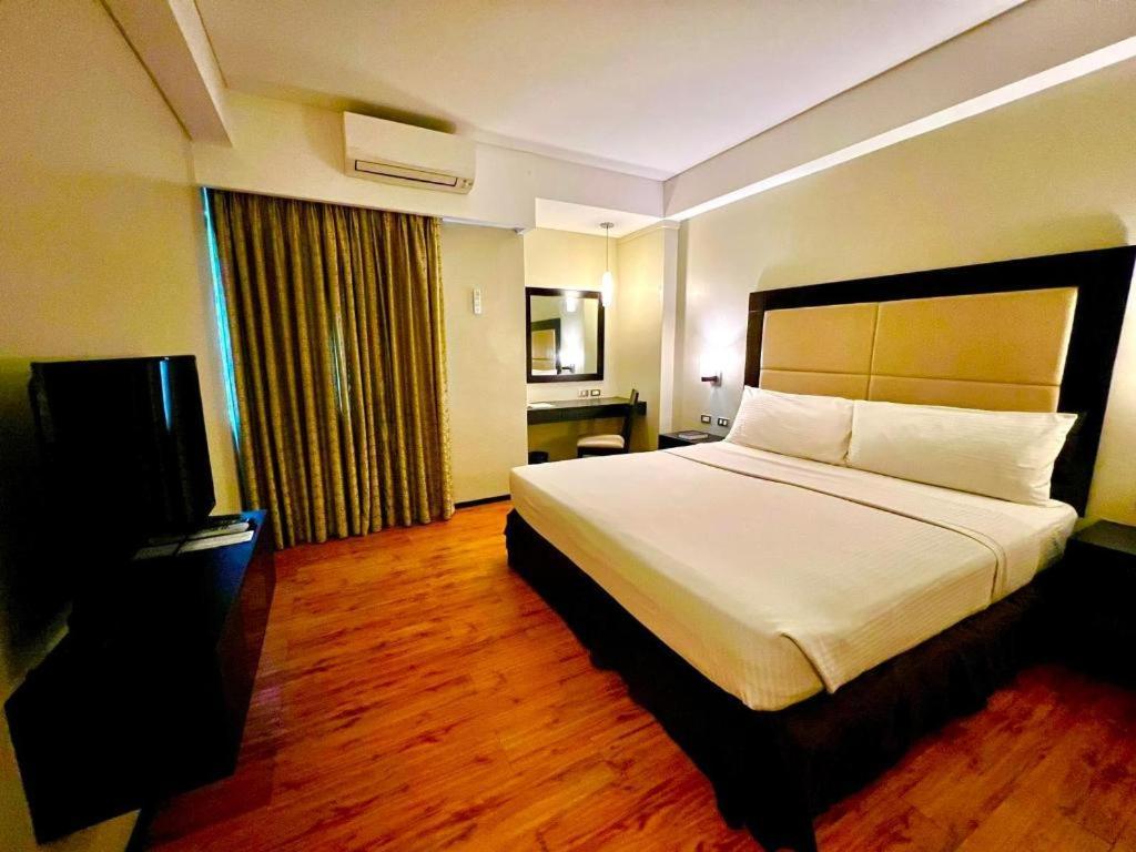 Mallberry Suites Business Hotel Cagayan de Oro Exterior foto