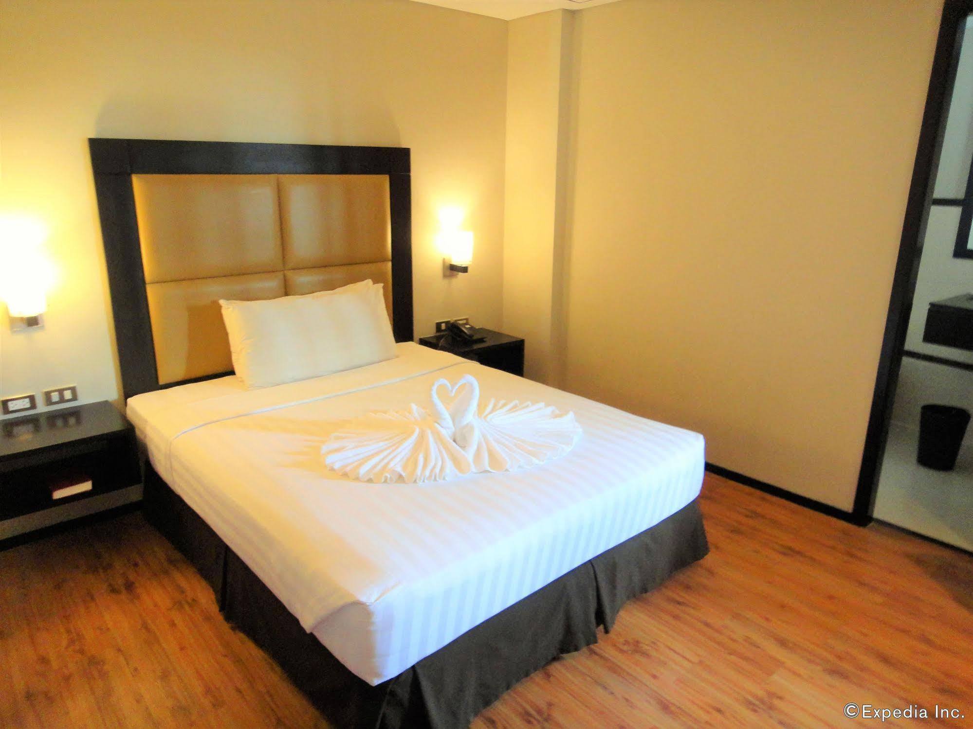 Mallberry Suites Business Hotel Cagayan de Oro Exterior foto